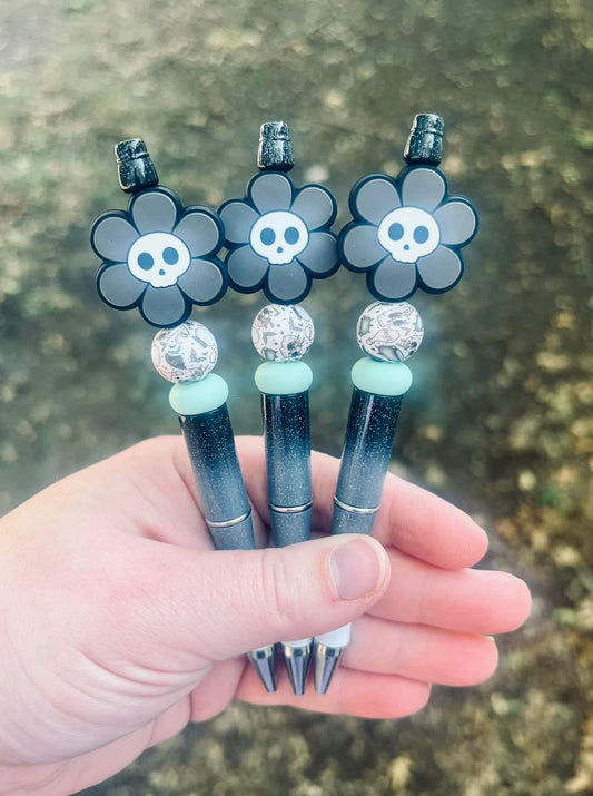 Mint Spooky Flower Beaded Pen